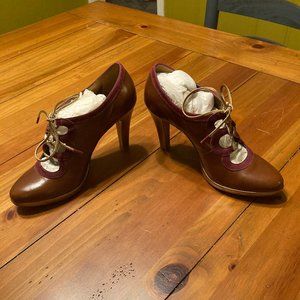 Leifsdottir Gold Lace-up Heels (8)